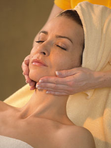 Maintain Your Wellness Of Health And Beauty With Holistic Touch